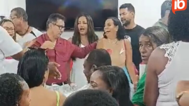 Bafafá e deputada vaiada em evento do PT após ataques contra prefeito de Candeias