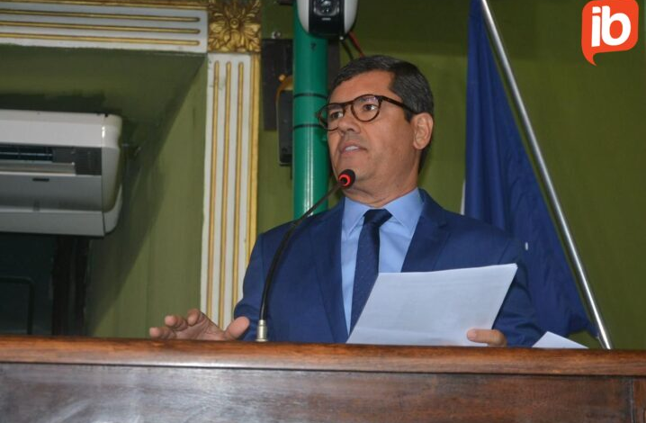 Claudio Tinoco cobra esclarecimentos sobre lançamento de esgoto in natura no mar em Salvador pela Embasa: “inaceitável”