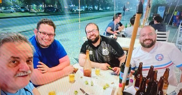 POLÍCIA ACHA CORPOS DE TRAFICANTES SUSPEITOS DE MATAR MÉDICOS NO RIO
