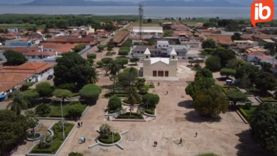 80 servidores exonerados pela prefeita e revolta na cidade
