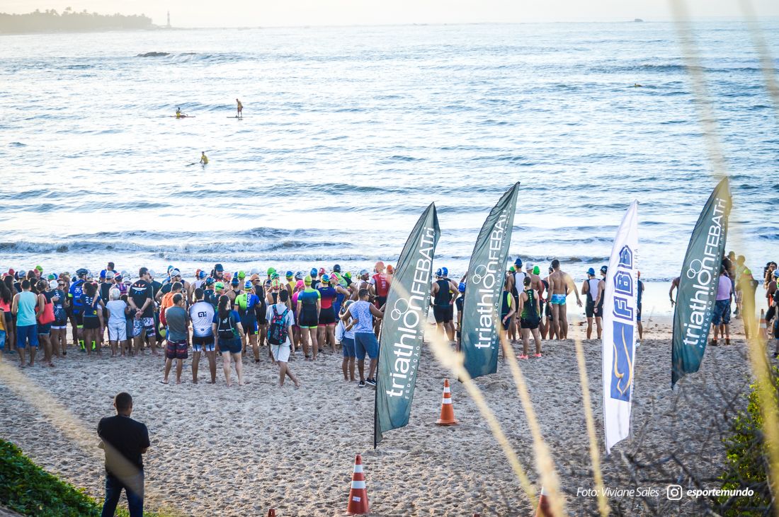 Campeonato Brasileiro de Triathlon Standard movimenta a Praia de Piatã no domingo pela manhã cedo com o apoio da Sudesb