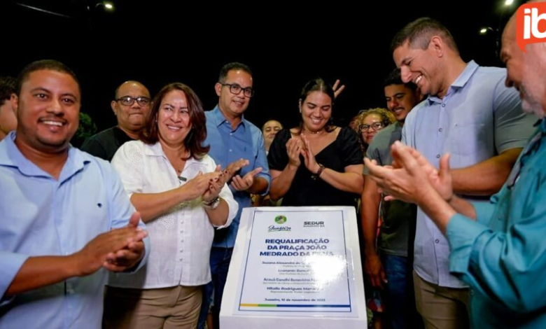 Em clima de festa, prefeita Suzana Ramos entrega praça e assina ordem de serviço para mais uma praça no Dom José Rodrigues