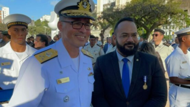 Leandro de Jesus recebe medalha Amigo da Marinha em solenidade no 2º Distrito Naval