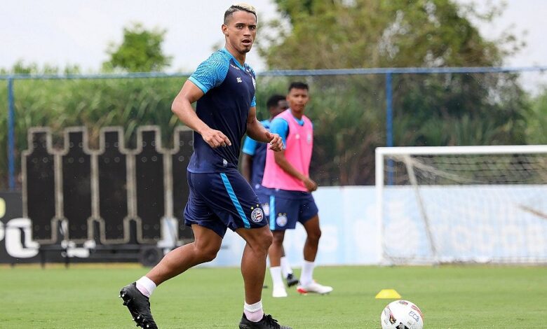 Bahia anuncia rescisão do contrato do volante Lucas Araújo