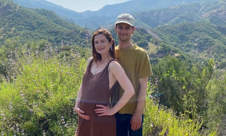 ATRIZ QUE FEZ GINA EM 'HARRY POTTER' ANUNCIA GRAVIDEZ