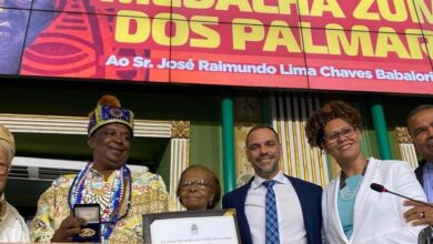 Babalorixá Pai Pote recebe a Medalha Zumbi dos Palmares em Sessão Solene na Câmara Municipal de Salvador