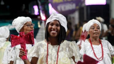 Com patrocínio do Governo do Estado, blocos de matriz africana levam axé ancestral ao circuito da Micareta de Feira
