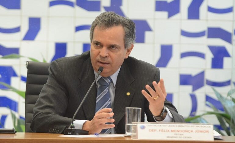 FRENTE PARLAMENTAR CACAUEIRA DISCUTE SITUAÇÃO DO SETOR EM ITABUNA