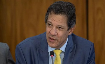 GOVERNO RECUA E MANTÉM INSENÇÃO PARA COMPRAS ATÉ US$ 50