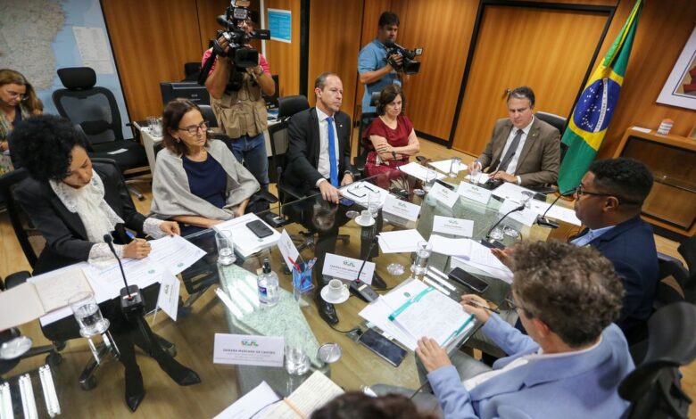 Governo estuda criar disque denúncia contra violência nas escolas