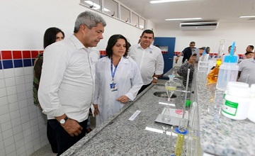 JERÔNIMO ENTREGA COLÉGIO ESTADUAL NA CHAPADA; VEJA