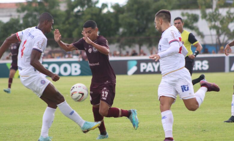 Jacuipense e Bahia empatam jogo de ida da final do Baianão