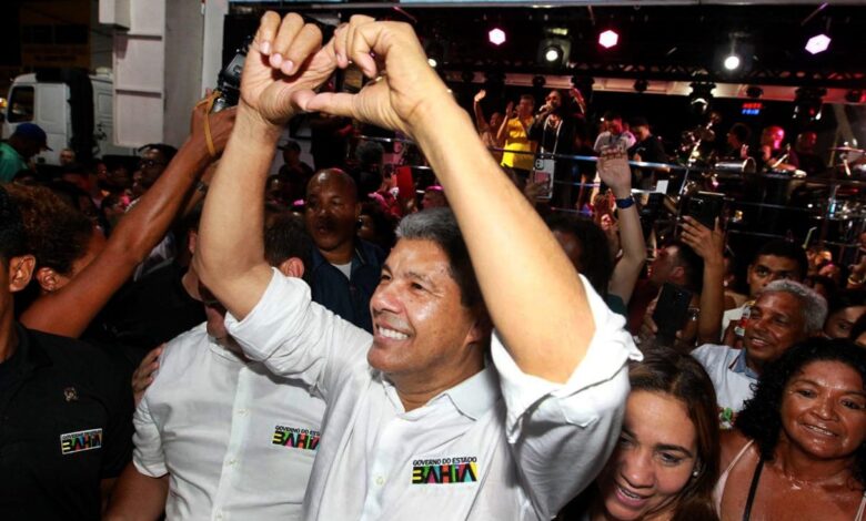 Jerônimo sai na pipoca durante a abertura da Micareta de Feira de Santana