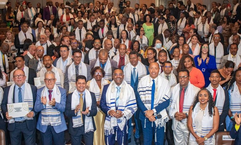 Jurailton Santos homenageia pastores e líderes evangélicos em 2° edição de sessão especial na ALBA