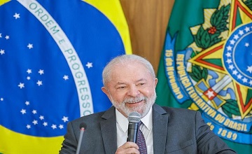 LULA VIAJA PARA EUROPA, BUSCANDO ESTREITAR RELAÇÕES