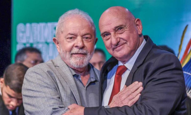 Ministro-chefe do GSI Gonçalves Dias pede demissão