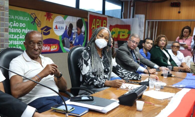 Olívia defende revogação do novo ensino médio para atender “necessidades de emancipação do povo”