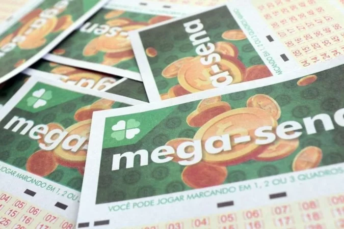 PRÊMIO DA MEGA-SENA ACUMULA EM R$ 42 MILHÕES