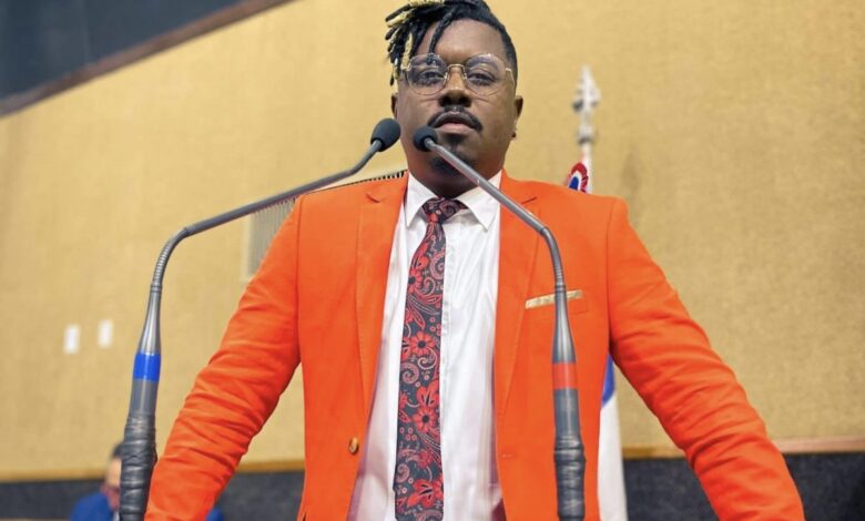 Pancadinha defende gratuidade de ingressos para acompanhante de pessoas com TEA em eventos esportivos e culturais