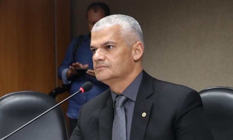 Projeto do deputado Pablo Roberto estabelece recomposição salarial automática para servidores e empregados do Estado