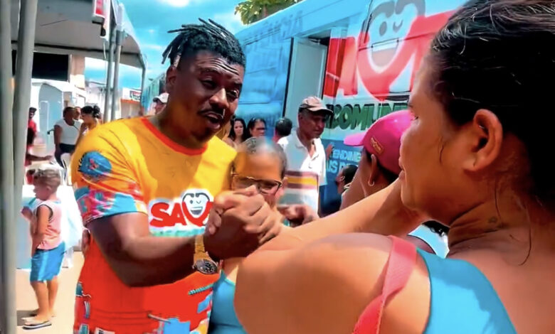 Serviços de saúde e cidadania levados por Pancadinha para comunidades de Itabuna