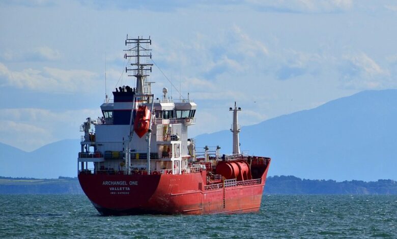 Tripulações são abandonadas em navios à deriva, revela