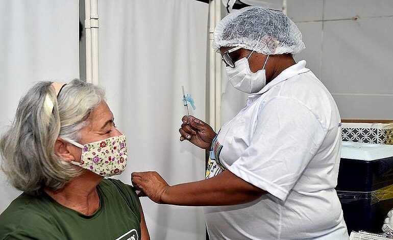 CONFIRA PONTOS DE VACINAÇÃO CONTRA GRIPE E COVID-19 NESE SABÁDO EM SALVADOR
