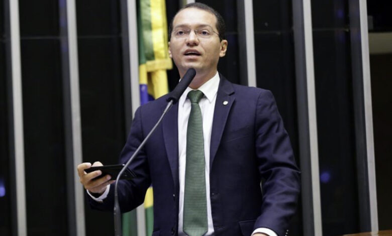 Ex-deputado Tito investigado por supostas irregularidades na campanha de 2022