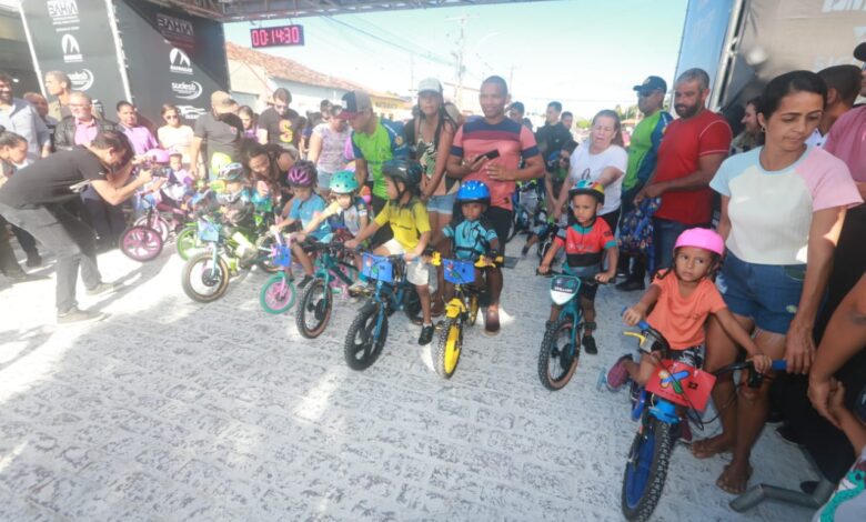 Jerônimo autoriza obra de infraestrutura em Santa Teresinha e acompanha tradicional desafio ciclístico