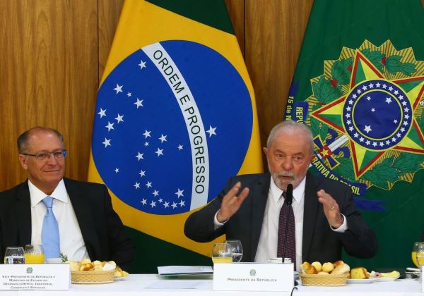 LULA DIZ QUE NÃO SABE SE IRÁ A REUNIÃO DO G7