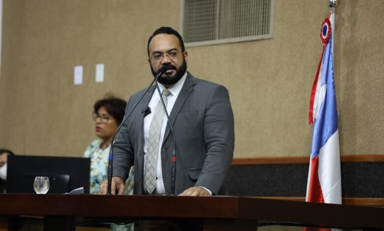 Leandro de Jesus vota contra projeto que determina aumento do Planserv e faz duras críticas ao Governo