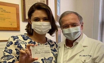 MICHELLE BOLSONARO DIVULGA SUPOSTO COMPROVANTE DE VACINAÇÃO