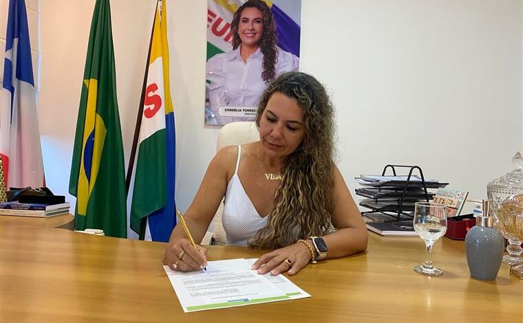 Prefeita Cordélia Torres denuncia "violência política" em Eunápolis