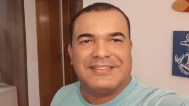 RADIALISTA BINHO SHALOM  PEDE DESFILIAÇÃO DO UB
