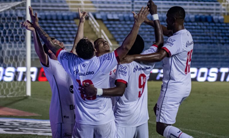 VITÓRIA BATE O CEARÁ NA SÉRIE B E SEGUE INVICTO NA LIDERANÇA