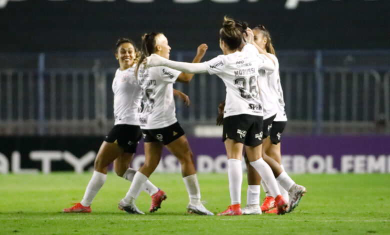 Corinthians goleia Bahia e terá Cruzeiro pela frente no mata-mata do Brasileirão feminino