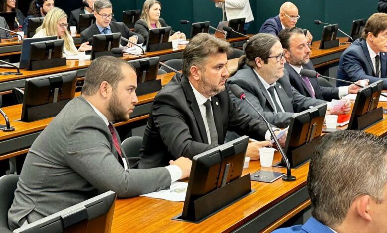 Diego Coronel já apresentou 14 requerimentos e intensifica investigação