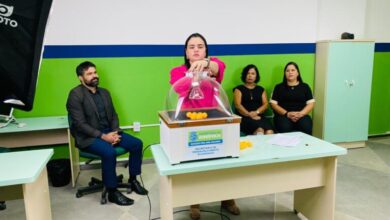 EUNÁPOLIS: PREFEITURA DE EUNÁPOLIS SORTEIA POSIÇÃO DE BARRAQUEIROS E AMBULANTES NAS ESTRUTURAS DA VILA DO FORRÓ