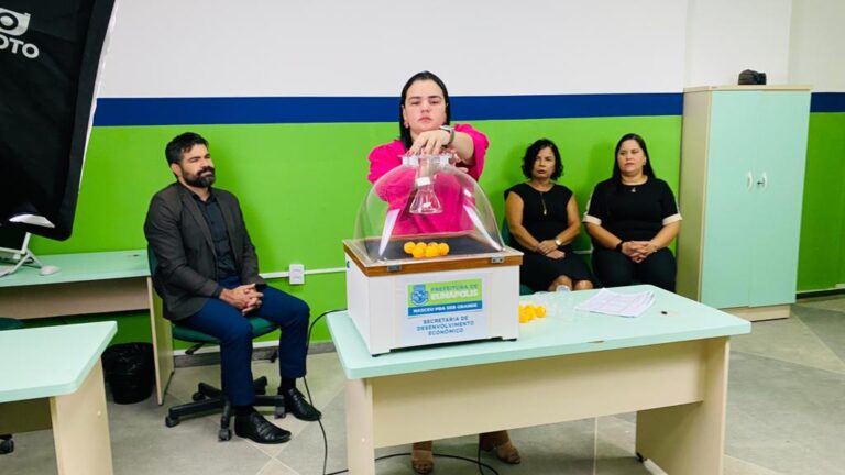 EUNÁPOLIS: PREFEITURA DE EUNÁPOLIS SORTEIA POSIÇÃO DE BARRAQUEIROS E AMBULANTES NAS ESTRUTURAS DA VILA DO FORRÓ