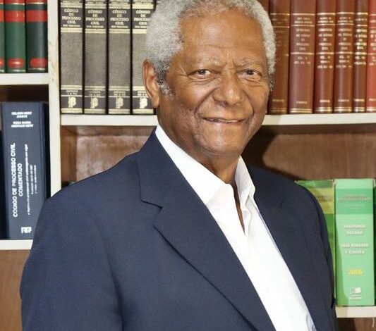 Edvaldo Brito lança livro em São Paulo