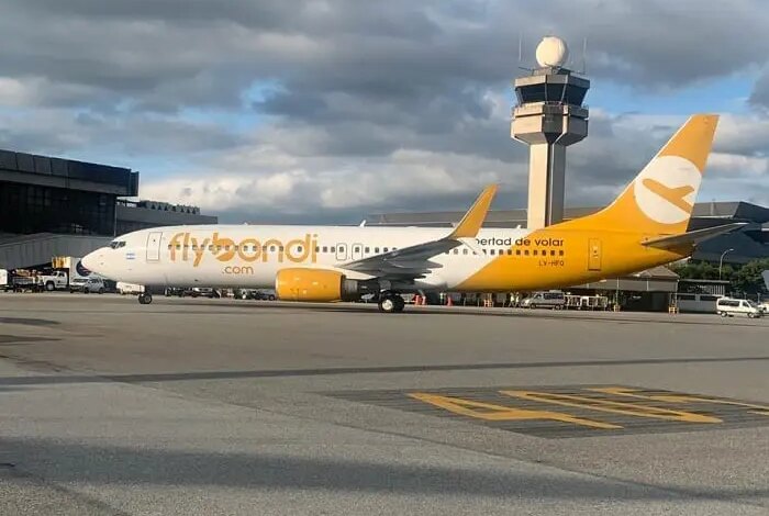 Flybondi vai deixar milhares de passageiros no chão