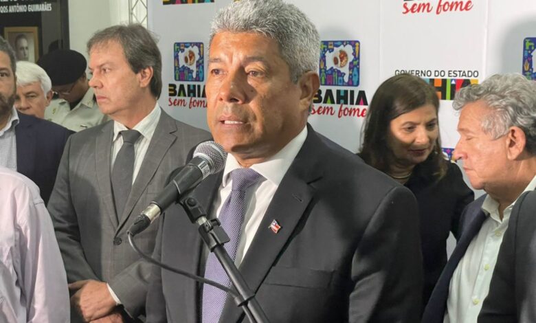 Jerônimo confirma antecipação do salário dos servidores