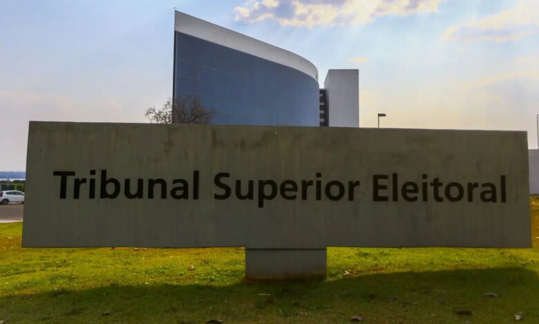 TSE tem placar de 2 a 1 pela inelegibilidade de Bolsonaro