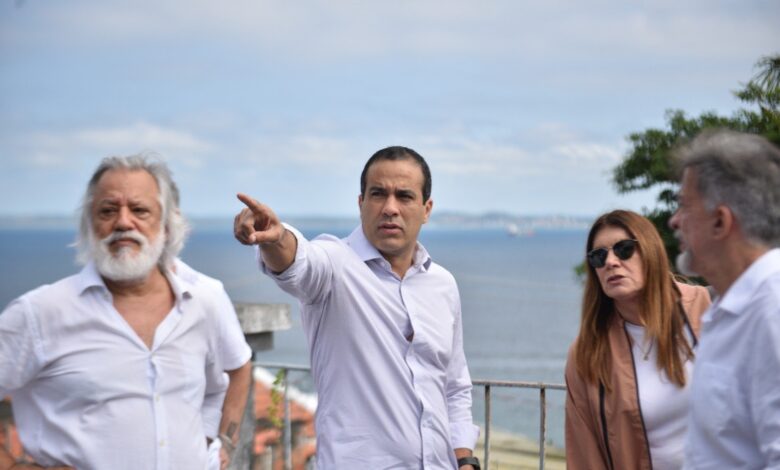 Bruno Reis faz visita técnica ao Teatro Vila Velha e discute revitalização do espaço