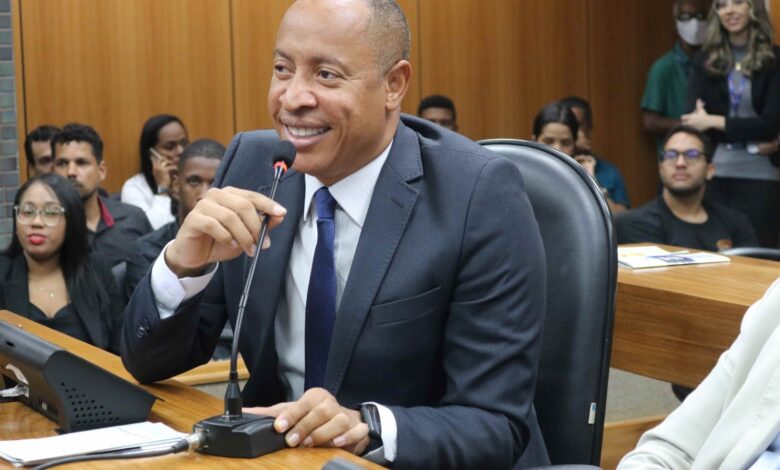 Deputado Jurailton Santos solicita instalação de rede de telefonia móvel para distritos de Ilhéus