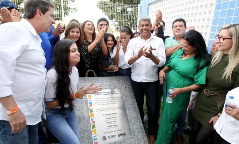 Em Aracatu, Governo da Bahia entrega mais uma escola em Tempo Integral e pavimentação das vias de acesso à cidade