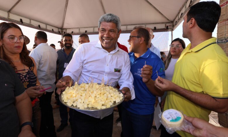 Em Correntina, Jerônimo entrega unidade de beneficiamento de leite e posto avançado do Detran