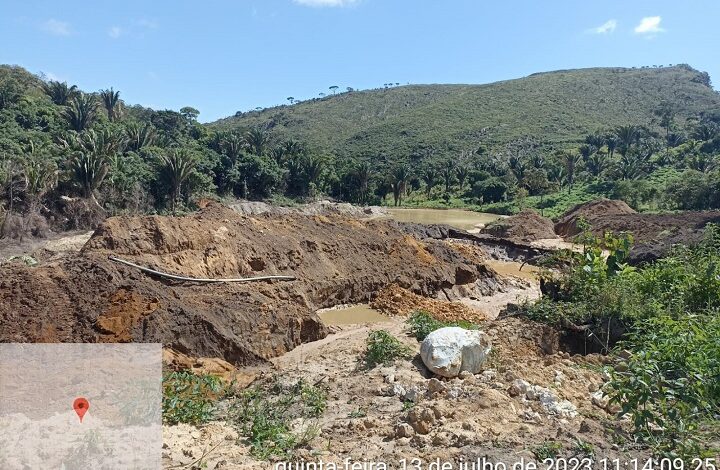 Equipe de fiscalização do Inema e PMBA apreende maquinário e interdita garimpo ilegal na região da Serra da Jacobina
