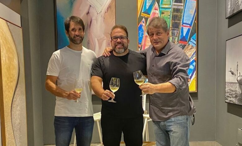 Fotógrafos celebram segundo aniversário de galeria no Salvador Shopping