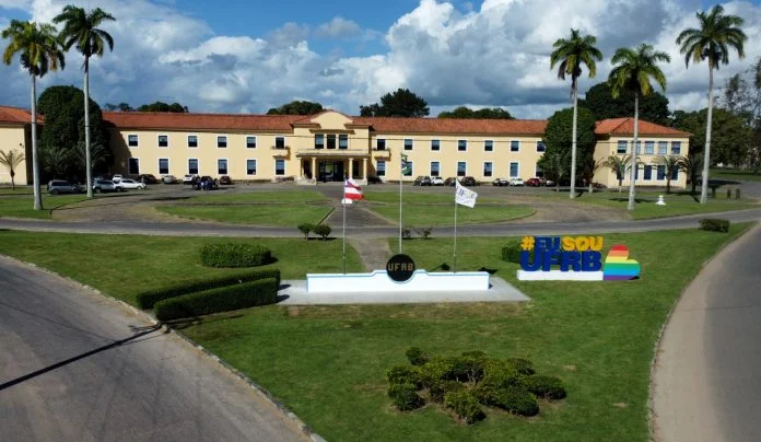 Governador e ministros inauguram novo pavilhão de aulas da UFRB de Cruz das Almas